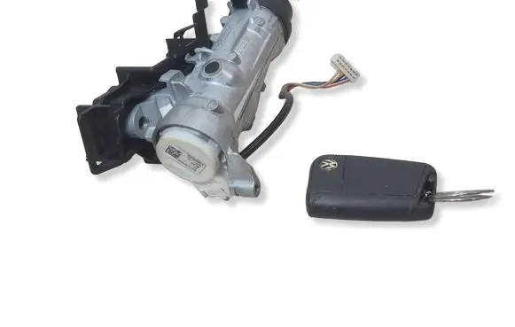 Volkswagen Golf VII Ignition lock 5Q0905865A 1K0905851 280820151329