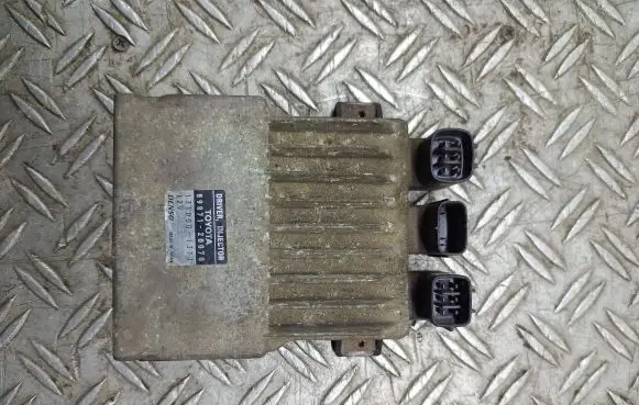 Toyota Avensis T250 Fuel injection control unit/module 8987120070 1310001371