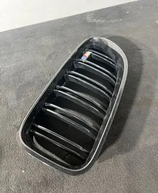 BMW 6 F06 Gran coupe Front bumper upper radiator grill KM070381
