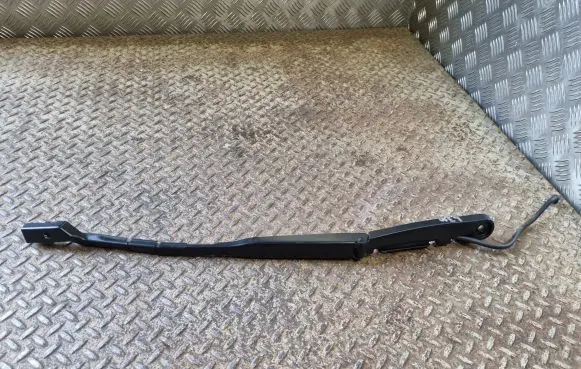 Volvo XC60 Front wiper blade arm W000071208