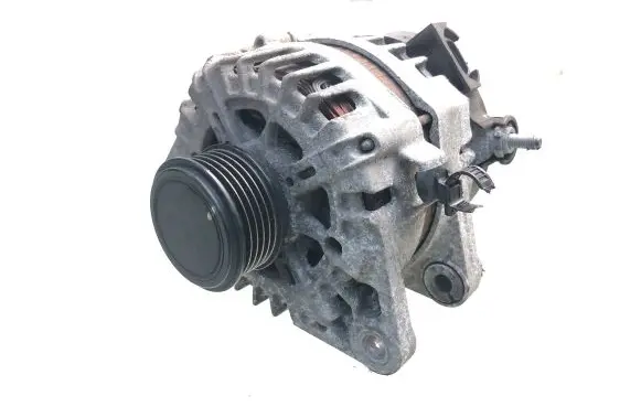 Hyundai i30 Generator/alternator 373002A850 2611067