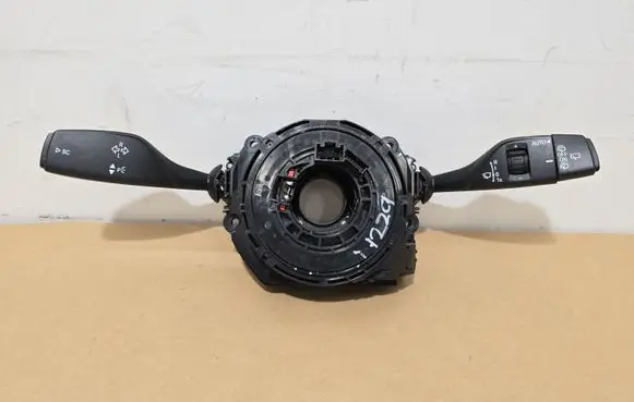 BMW 2 F46 Wiper turn signal indicator stalk/switch 9305954