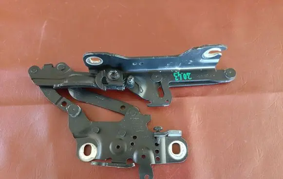 BMW 2 F22 F23 Engine bonnet/hood hinges 7239415 41617239415 7286343