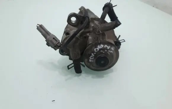Toyota Corolla Verso AR10 Fuel filter 