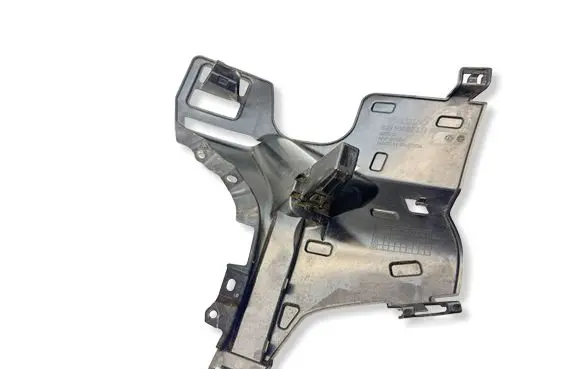 Volvo XC40 Front bumper mounting bracket 32136092