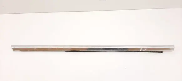 Mercedes-Benz COMPAKT W115 Front door glass trim molding