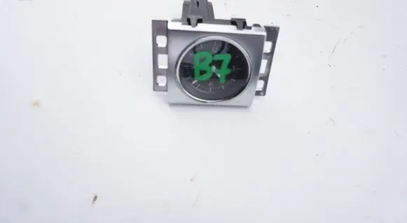 Volkswagen PASSAT B7 Clock 3AA919204