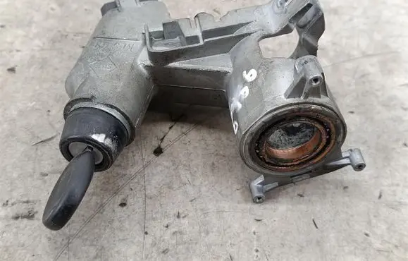 Volkswagen Transporter - Caravelle T4 Ignition lock 701905851