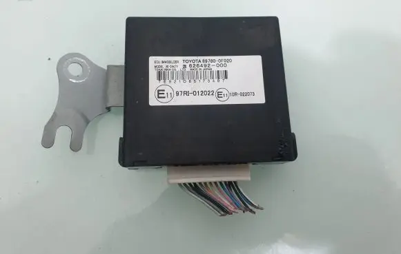 Toyota Corolla Verso AR10 Immobilizer control unit/module 897800F020