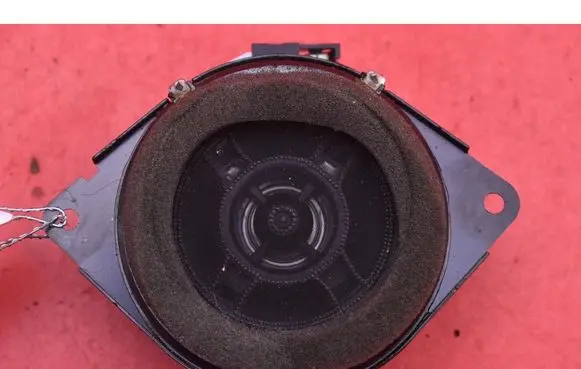 Jeep Grand Cherokee Subwoofer speaker 68043045AB