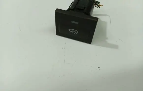 Ford C-MAX I Windscreen/window heater switch 