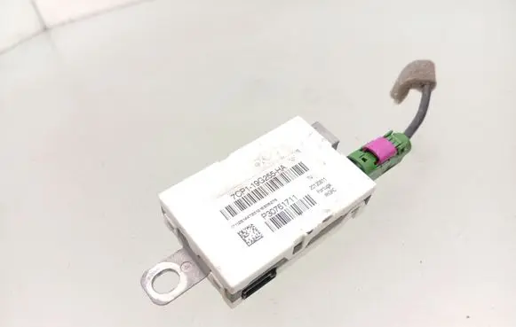 Volvo V70 Aerial antenna amplifier 7CP119G255HA