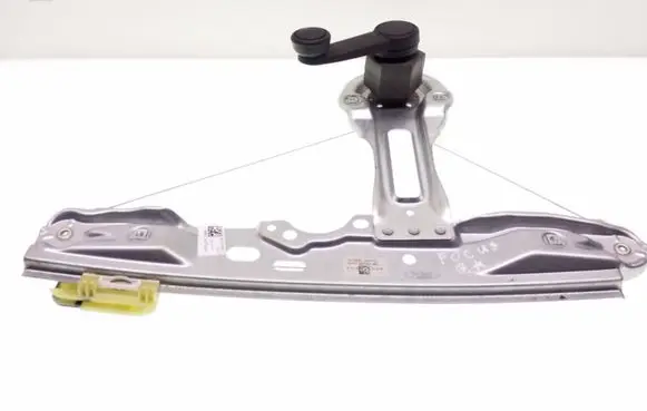 Rear door manual window regulator