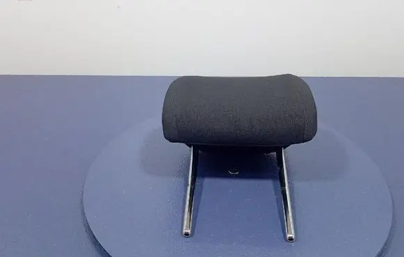 Volkswagen Passat Alltrack Front seat headrest 