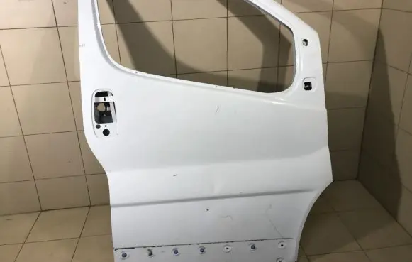 Opel Vivaro Front door