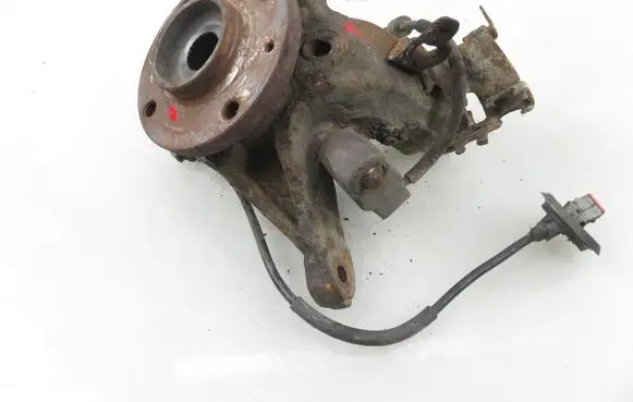 Citroen Xsara Picasso Front wheel hub spindle knuckle 