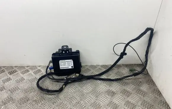 Mercedes-Benz C W204 HiFi Audio sound control unit A1729008206 A1729023604 A1729016302
