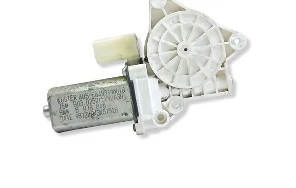 BMW 1 E82 E88 Front door window regulator motor 6978846 E840311607B 1812093K5152B