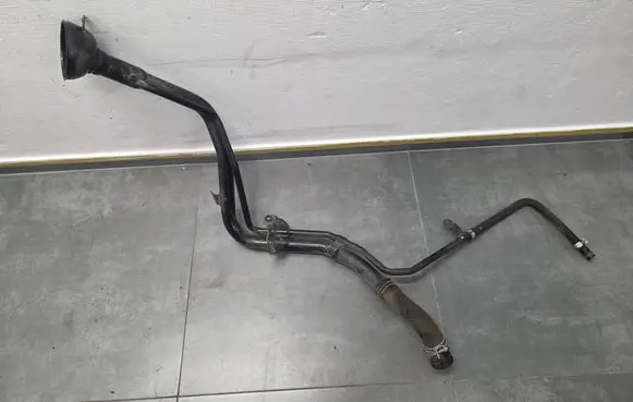 Nissan X-Trail T32 Fuel tank filler neck pipe 