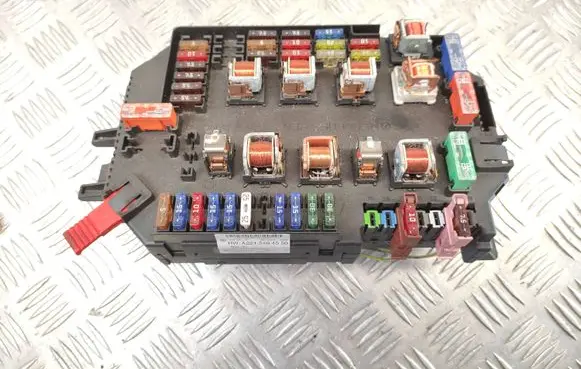 Mercedes-Benz S W221 Fuse box set A2215450001 A2215404550
