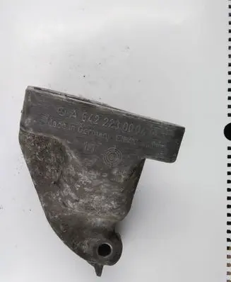 Mercedes-Benz E W211 Engine mounting bracket A6422230004