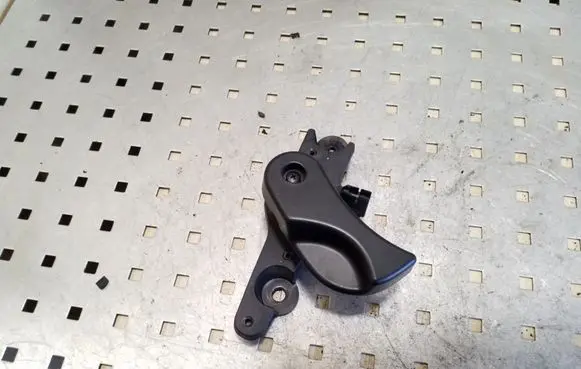 BMW 3 E90 E91 Engine bonnet (hood) release handle 9150274 7067086