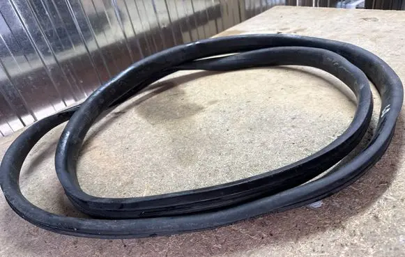 Dacia Duster II Rear door rubber seal (on body) 