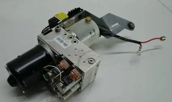Mercedes-Benz CLK A209 C209 Convertible roof hydraulic pump A2098000330 2098000330 A2098000548