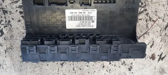 Mercedes-Benz CLK A209 C209 Fuse module 20954548601 5DK00848601