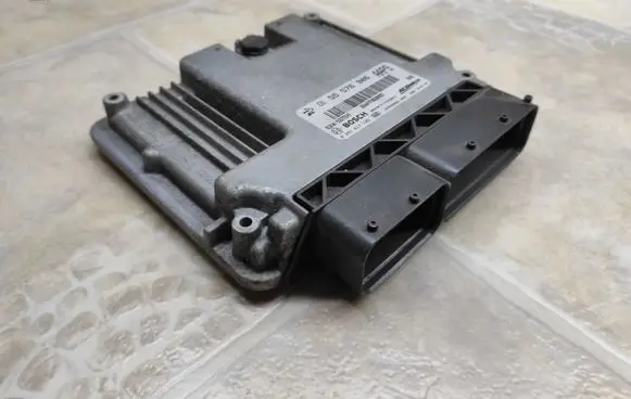 Opel Insignia A Engine control unit/module 55576906 0281017105