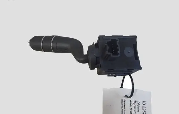 Jaguar XF X250 Wiper control stalk 8W8317A553BA