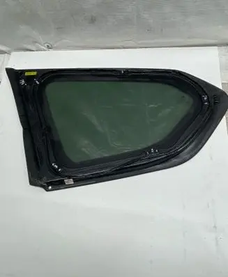 Hyundai Santa Fe Rear side window 87820-s1000
