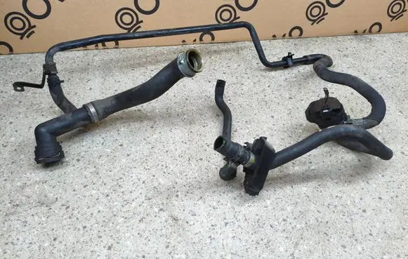 Mercedes-Benz GL X166 Engine coolant pipe/hose A1668305196 YAP176310