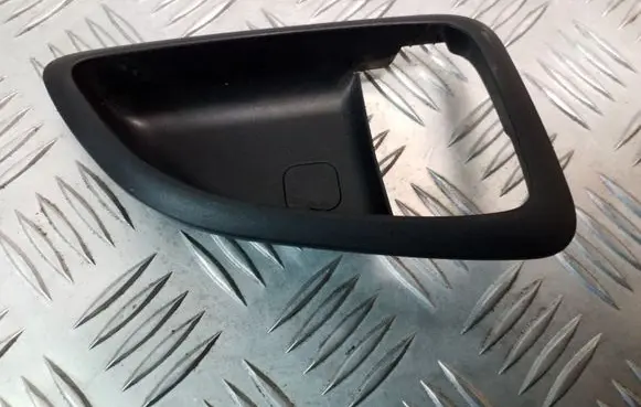 Hyundai ix35 Front door handle cover 826112S000