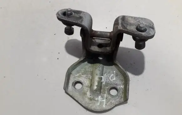 Honda Civic Front door upper hinge