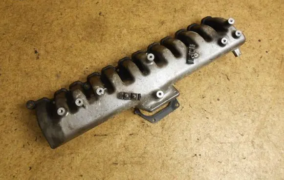 Toyota Land Cruiser (J100) Intake manifold 