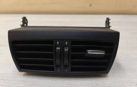 BMW X5 E70 Rear air vent grill 6954953