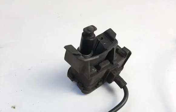 Fuel tank cap lock motor