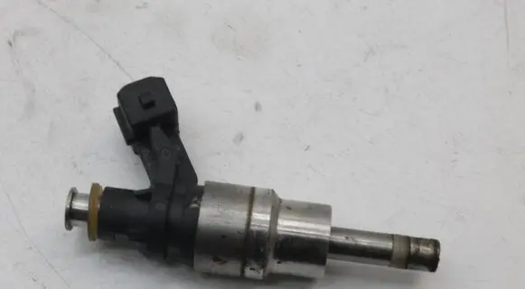 BMW 7 E65 E66 Fuel injector 7512081