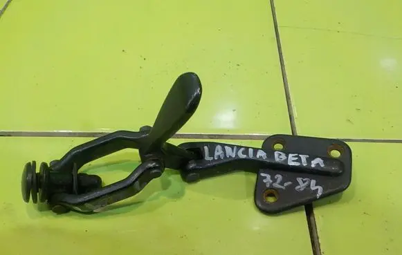 Lancia Beta Rain gutter 