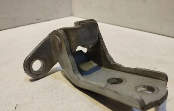 Toyota Yaris Front door upper hinge