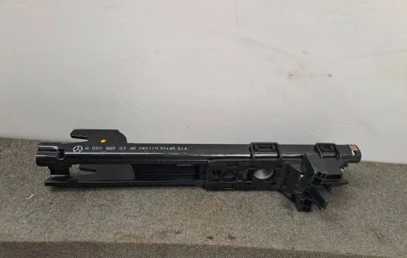 Mercedes-Benz GLC X253 C253 Seat belt height adjuster A0008600388