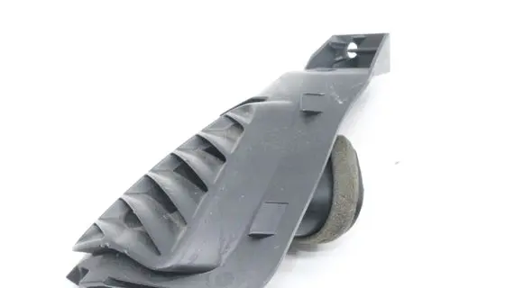 Nissan Juke I F15 Dashboard air vent grill cover trim 687V21KE0A