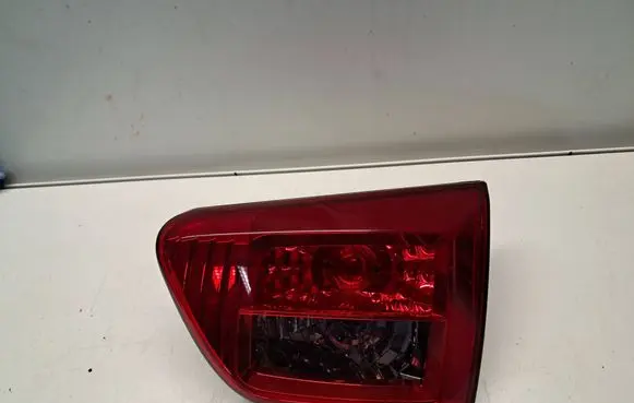 Tailgate rear/tail lights