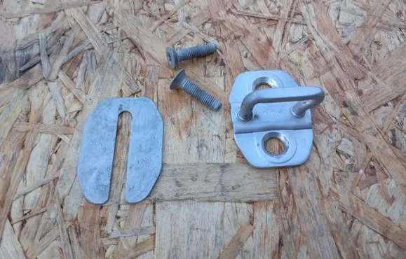 Fiat Freemont Front door lock loop/hook striker 30922