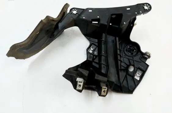 BMW X6 F16 Front bumper mounting bracket 7294543
