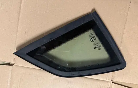 Seat Ibiza V (KJ) Rear vent window glass 6F0845298AB