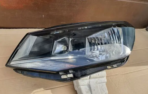 Volkswagen Caddy Headlight/headlamp 2K1941015A