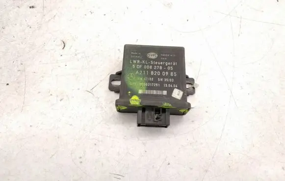 Mercedes-Benz E W211 Light module LCM A2118200985 2118200985