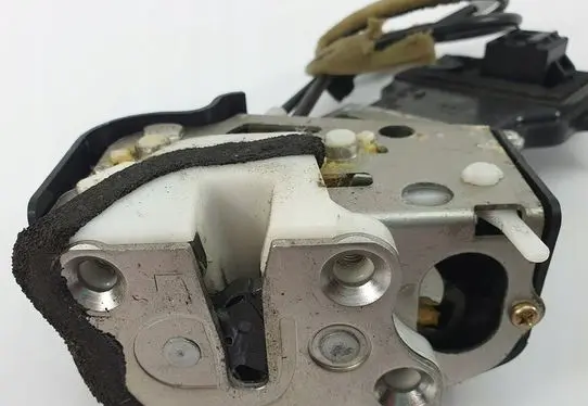 Mazda 2 Rear door lock P3M71A264A27DG